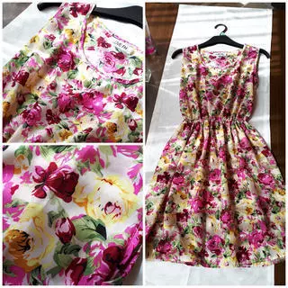 Gyönyörű virágos ruha