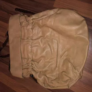 Zara táska