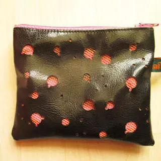 Fekete-rózsaszín pénztárca/neszeszer